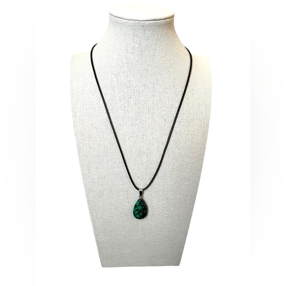 NEW Tear Drop Stone 18 in. Necklace #4